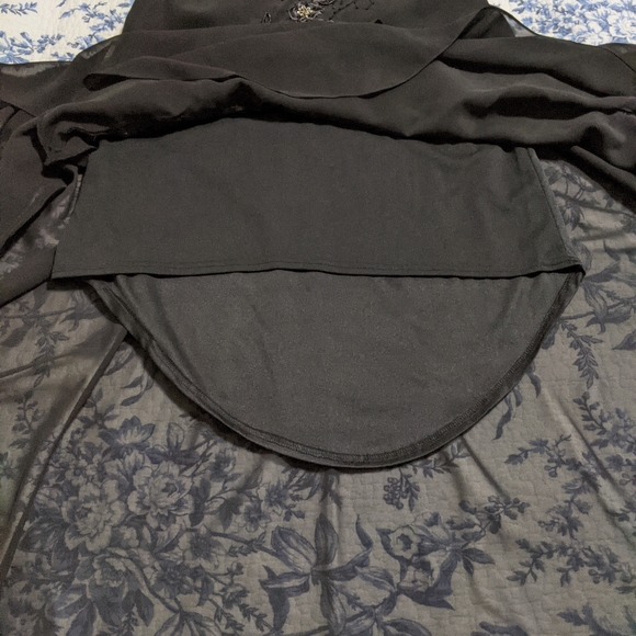 Black Sequined and Beaded Dress size 8 - Picture 11 of 15